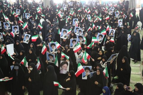 تصاویر/ اجتماع بزرگ زینبیون در مصلای امام خمینی (ره) شهرکرد