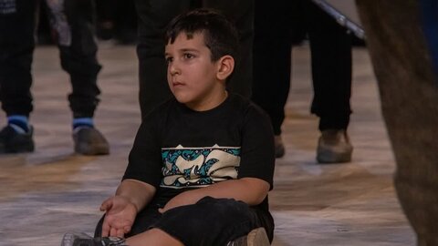 تصاویر/ سوگواره هیئات مذهبی آران وبیدگل 12 محرم در حرم مطهر پیام‌آور واقعه عاشورا به ایران،