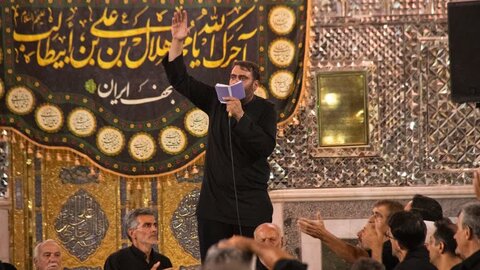 تصاویر/ سوگواره هیئات مذهبی آران وبیدگل 12 محرم در حرم مطهر پیام‌آور واقعه عاشورا به ایران،