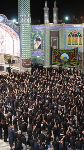 تصاویر/ سوگواره هیئات مذهبی آران وبیدگل 12 محرم در حرم مطهر پیام‌آور واقعه عاشورا به ایران،