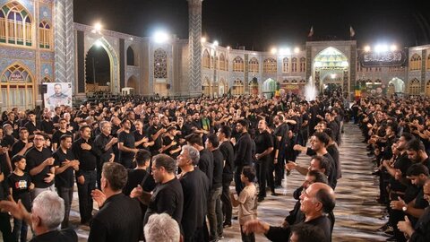 تصاویر/ سوگواره هیئات مذهبی آران وبیدگل 12 محرم در حرم مطهر پیام‌آور واقعه عاشورا به ایران،