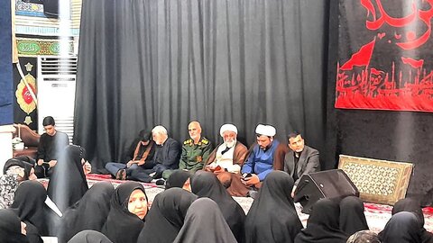 تصاویر/حضور کادر و طلاب مدرسه علمیه فاطمه الزهرا(س)ساوه در اجتماع رهروان زینبی در ساوه