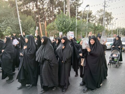 تصاویری از حضور کادر و طلاب موسسه آموزش عالی ریحانة الرسول ساوه در اجتماع بزرگ زینبی