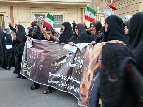 تصاویری از حضور کادر و طلاب موسسه آموزش عالی ریحانة الرسول ساوه در اجتماع بزرگ زینبی