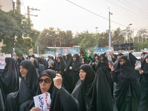 تصاویری از حضور کادر و طلاب موسسه آموزش عالی ریحانة الرسول ساوه در اجتماع بزرگ زینبی