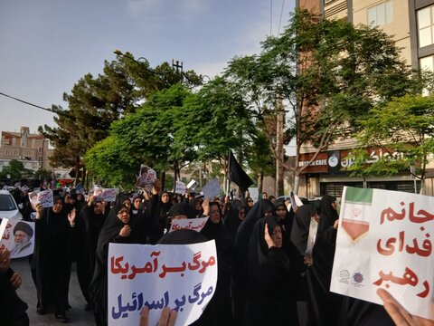 تصاویری از حضور کادر و طلاب موسسه آموزش عالی ریحانة الرسول ساوه در اجتماع بزرگ زینبی