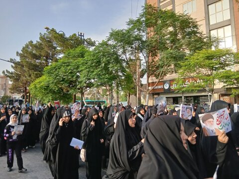 تصاویری از حضور کادر و طلاب موسسه آموزش عالی ریحانة الرسول ساوه در اجتماع بزرگ زینبی