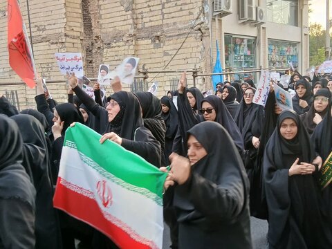 تصاویری از حضور کادر و طلاب موسسه آموزش عالی ریحانة الرسول ساوه در اجتماع بزرگ زینبی