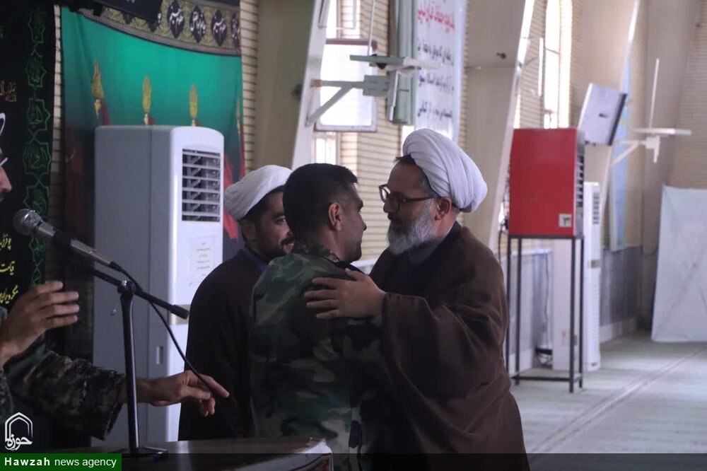 روحانیون و کارکنان فرهنگی فعال در حوزه رزم و جهاد تبیین تجلیل شدند