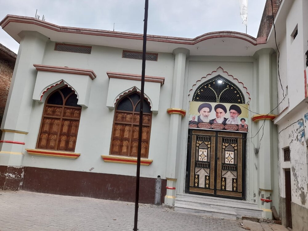 پورے ہندوستان میں یومِ عاشورا عقیدت و احترام سے منایا گیا؛ جلوس و شہروں میں شہدائے کربلا کے علم اور رہبر انقلاب کی تصاویر نمایاں