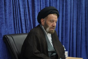 تصاویر/ دیدار مدیرعامل شرکت توزیع نیروی برق لرستان با نماینده ولی فقیه در استان