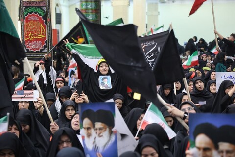 تصاویر / اجتماع بزرگ بانوان همدانی در حمایت از رهبر معظم انقلاب