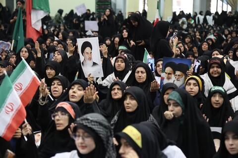 تصاویر / اجتماع بزرگ بانوان همدانی در حمایت از رهبر معظم انقلاب