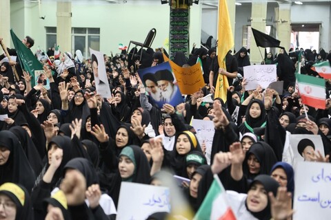 تصاویر / اجتماع بزرگ بانوان همدانی در حمایت از رهبر معظم انقلاب