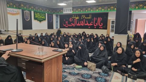 تصاویر/ عزاداری پرشور بانوان سیرجانی در دهه اول محرم