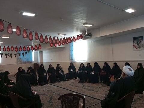 تصاویر/ نشست تخصصی بانوان فعال فرهنگی، اجتماعی و انقلابی در مدرسه علمیه الزهرا(س) شهربابک