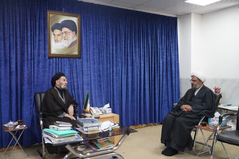 تصاویر دیدار امام جمعه پلدختر با نماینده ولی فقیه در لرستان