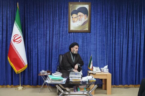 تصاویر دیدار امام جمعه پلدختر با نماینده ولی فقیه در لرستان