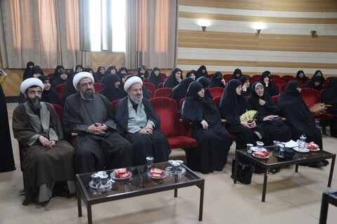 تصاویر / هفتمین نشست مجمع بانوان فعال فرهنگی استان همدان با نماینده ولی فقیه در استان