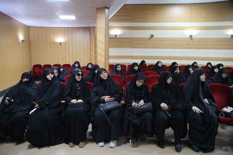 تصاویر / هفتمین نشست مجمع بانوان فعال فرهنگی استان همدان با نماینده ولی فقیه در استان