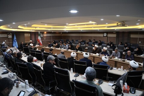 تصاویر / جلسه بررسی فقهی، حقوقی و قانونی فتاوای اخیر مراجع عظام تقلید