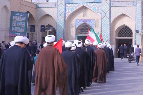 دسته عزاداری روحانیون و طلاب حوزه علمیه یزد در ١٣ محرم حسینی علیه السلام از مدرسه علمیه شفیعیه تا مسجد ملااسماعیل (رَه)