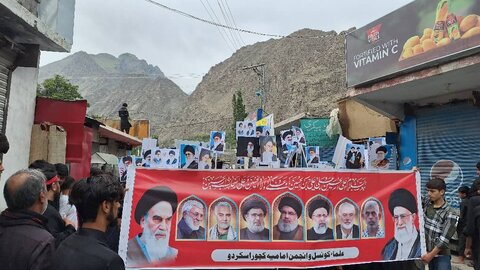 کچورا بلتستان میں 13 ویں محرم؛ شہدائے کربلا کے دفن کی مناسبت سے جلوس عزاء برآمد/رہبرِ انقلاب اور شہداء سے تجدیدِ عہد