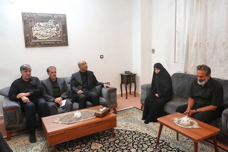 استاندار کرمانشاه از مادران شهیدان شهرکی و مالمیر تجلیل کرد+عکس