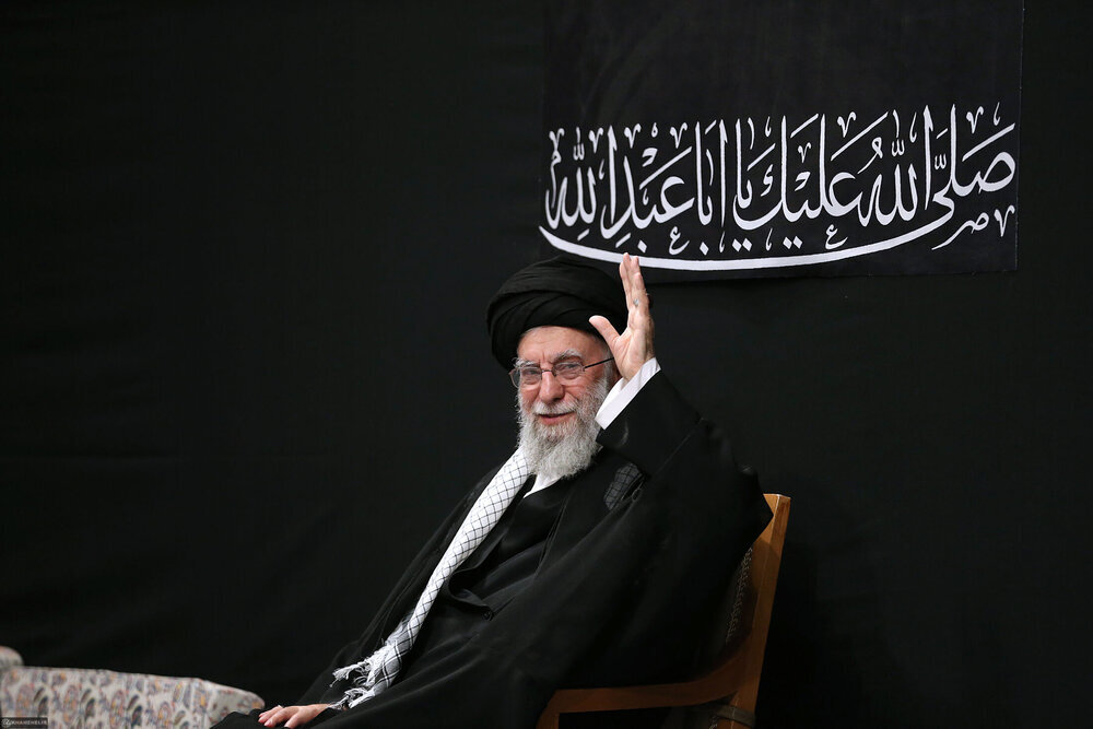 “The Strongest Man of the Century”: Sociologists Highlight Imam Khamenei’s Role in Preserving Iran’s Sovereignty