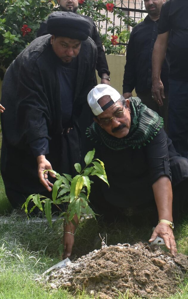 अलीगढ़: इमाम हुसैन (अ) की याद में वृक्षारोपण, मानवता और शांति का संदेश
