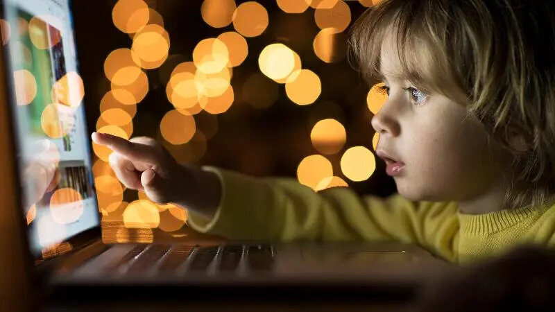 Gelecek Neslin Medya Eğitimi Müslüman Kadının Görevidir