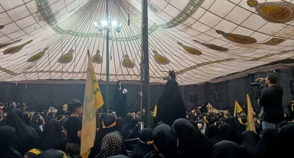 تصاویر| اجتماع بانوان رهروان زینبی در امامزاده طاهر (ع) مهرشهر؛ پاسداشت صبر زینب‌کبری (س) و تجلیل از شهدای زن حماسه مقاومت