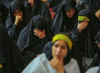 تصاویر| اجتماع بانوان رهروان زینبی در امامزاده طاهر (ع) مهرشهر؛ پاسداشت صبر زینب‌کبری (س) و تجلیل از شهدای زن حماسه مقاومت