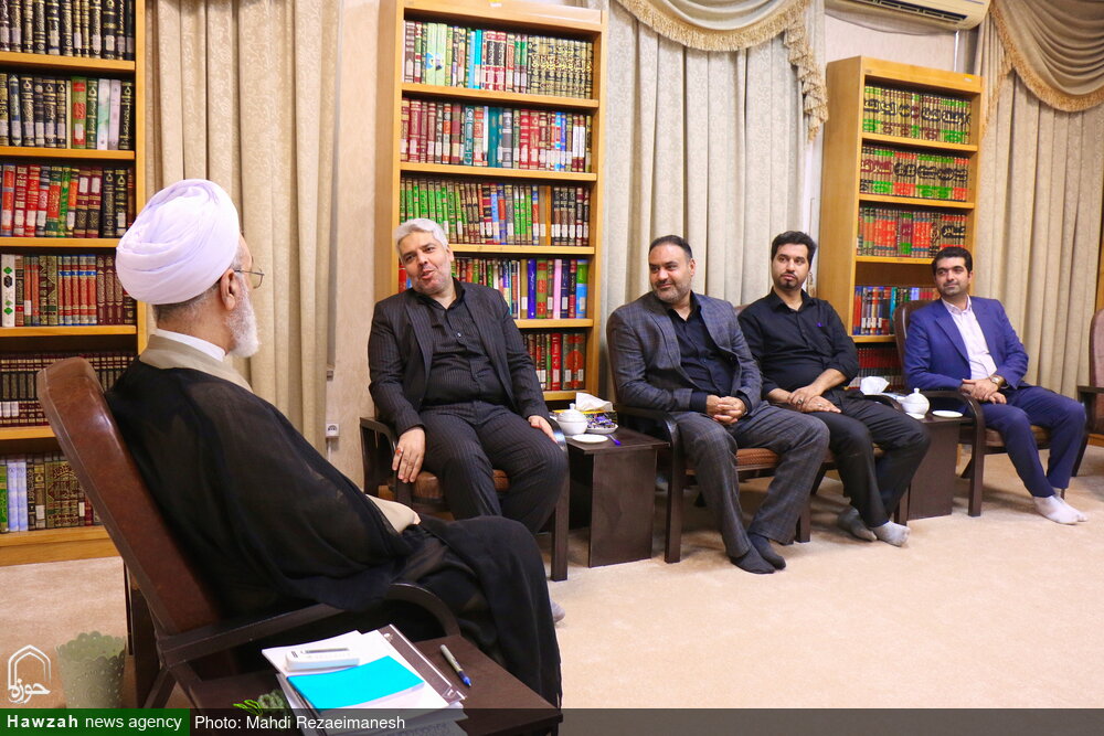 تصاویر/ دیدار رئیس و معاونین جهاد دانشگاهی استان قم با آیت الله اعرافی