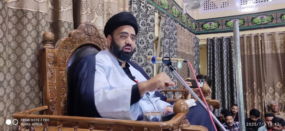 قیام امام حسین(ع)، مقابله با یک فرد نبود؛ ایستادگی در برابر نظام ظلم و فساد بود