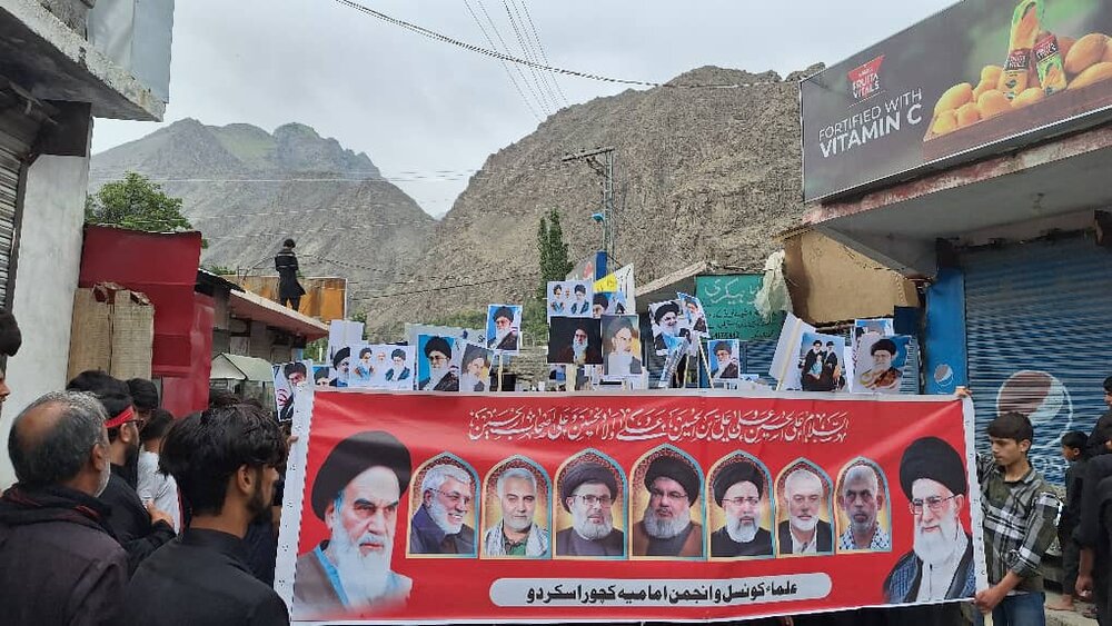 کچورا بلتستان میں 13 ویں محرم؛ شہدائے کربلا کے دفن کی مناسبت سے جلوس عزاء برآمد/رہبرِ انقلاب اور شہداء سے تجدیدِ عہد