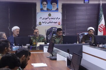 دشمن از سلاح ایمان و بصیرت رزمندگان اسلام هراس دارد + عکس