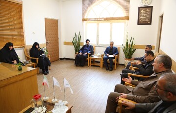 نشست مشترک مدیر جامعه‌الزهرا(س) و مدیر کل تامین اجتماعی قم؛ بررسی چالش‌های بیمه، حقوقی و تعاملات اداری