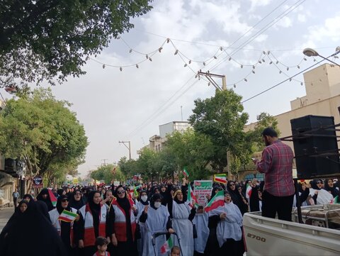 تصاویر/حضور کادر و طلاب مدرسه علمیه فاطمةالمعصومه دلیجان در اجتماع زینبیون