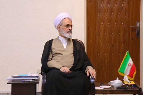 Imágenes / Encuentro del presidente y los vicepresidentes de la Yihad Universitaria de la provincia de Qom con el ayatolá A'rafi