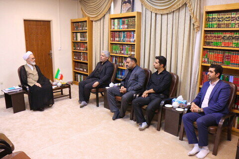Imágenes / Encuentro del presidente y los vicepresidentes de la Yihad Universitaria de la provincia de Qom con el ayatolá A'rafi