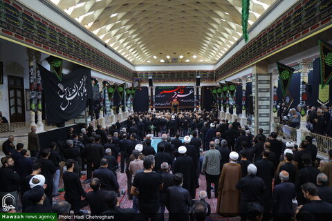 Photos/Cérémonie de deuil pour l'Imam Hussein (AS) lors de la deuxième décade de Muharram, au domicile du défunt Grand Ayatollah Boroujerdi