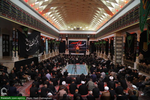 Photos/Cérémonie de deuil pour l'Imam Hussein (AS) lors de la deuxième décade de Muharram, au domicile du défunt Grand Ayatollah Boroujerdi