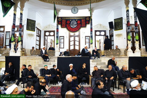 Photos/Cérémonie de deuil pour l'Imam Hussein (AS) lors de la deuxième décade de Muharram, au domicile du défunt Grand Ayatollah Boroujerdi