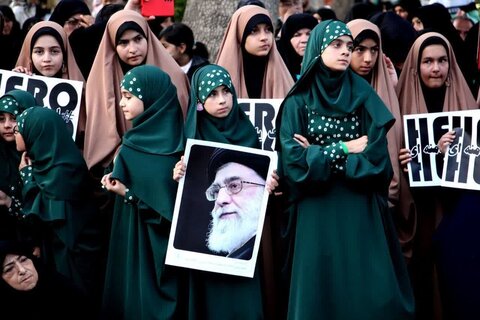 تصاویر / اجتماع بزرگ  زینبیون  در قزوین - نمایش اقتدار و بصیرت زنان قزوینی