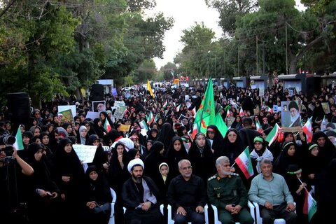 تصاویر / اجتماع بزرگ  زینبیون  در قزوین - نمایش اقتدار و بصیرت زنان قزوینی