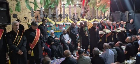 تصاویر /  مراسم عزاداری  متبرک به پرچم مطهر حرم امام حسین (ع) و حضرت ابالفضل (ع) در شهرستان آبیک قزوین