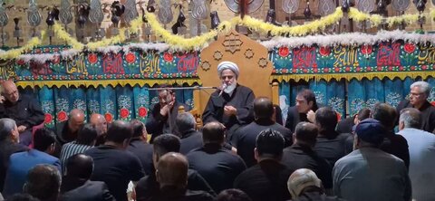 تصاویر /  مراسم عزاداری  متبرک به پرچم مطهر حرم امام حسین (ع) و حضرت ابالفضل (ع) در شهرستان آبیک قزوین