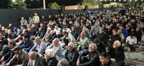 تصاویر /  مراسم عزاداری  متبرک به پرچم مطهر حرم امام حسین (ع) و حضرت ابالفضل (ع) در شهرستان آبیک قزوین