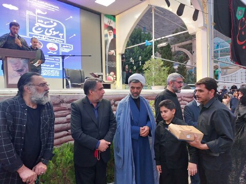 تصاویر/ محفل قرانی به سوی فتح در گلزار شهدای کرمان